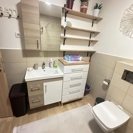 Lux Sa Garazom